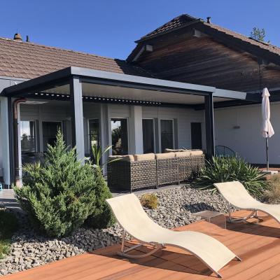 Pergola bio-climatique avec stores Screen